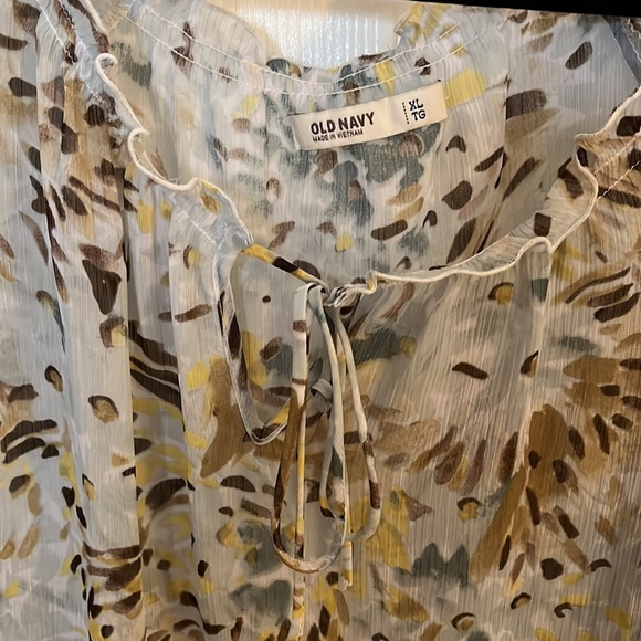 Old Navy 3/4 length sleeve blouse - Picture 2 of 4